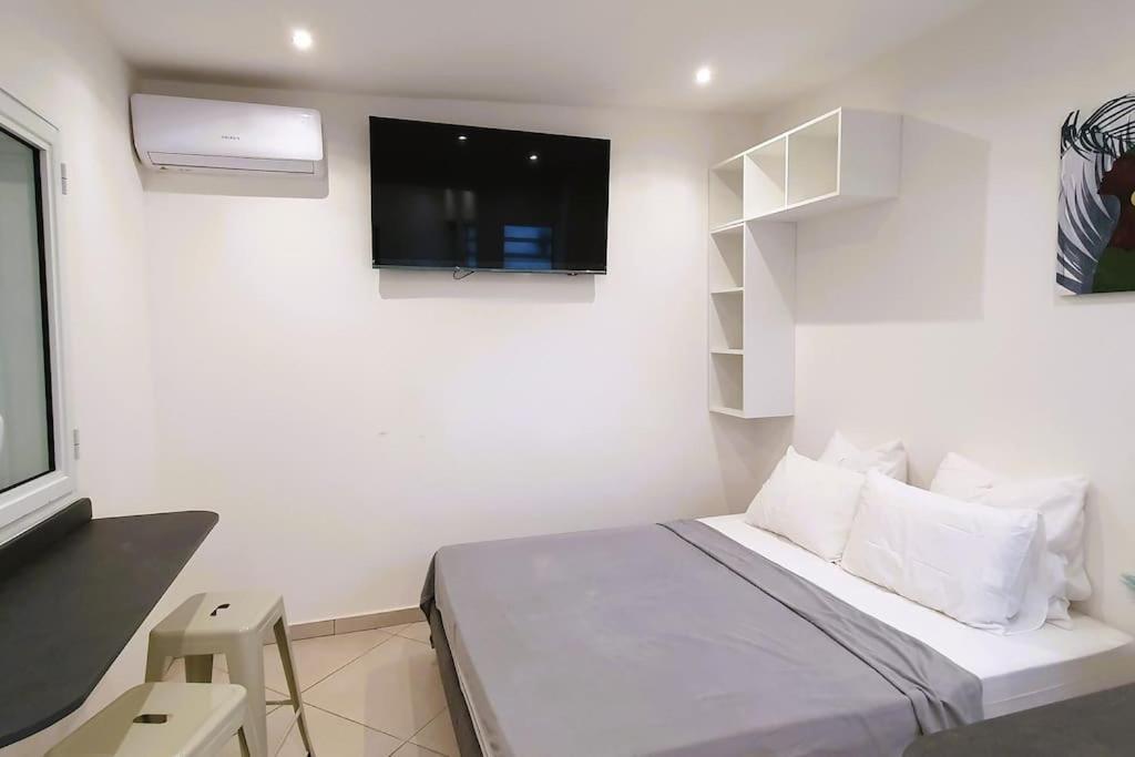 Studio Pour 2 Personnes Proche De L'Hopital Et Du Jardin De L'Etat Saint-Denis Dış mekan fotoğraf