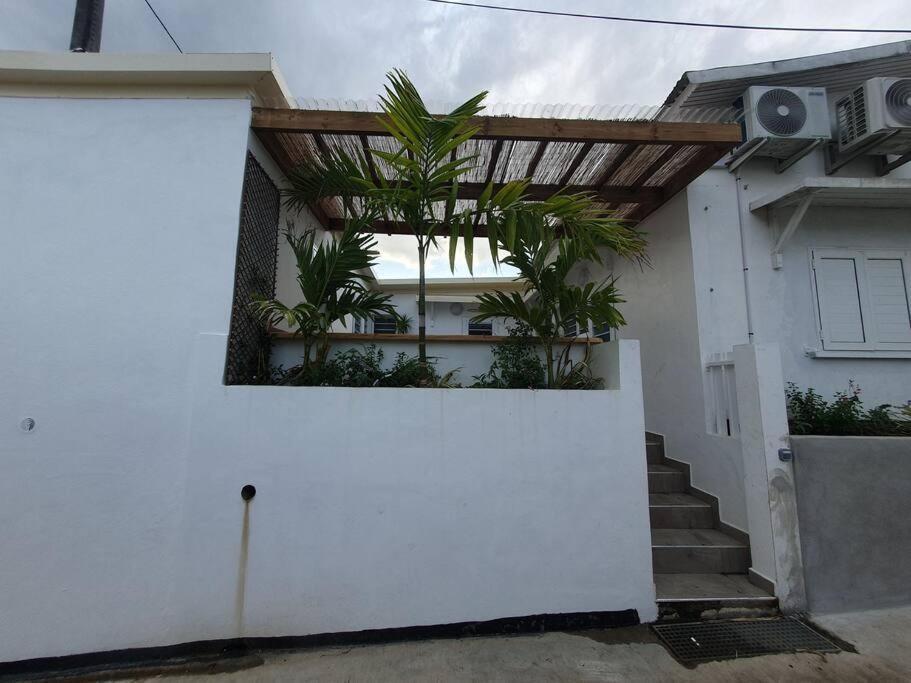 Studio Pour 2 Personnes Proche De L'Hopital Et Du Jardin De L'Etat Saint-Denis Dış mekan fotoğraf